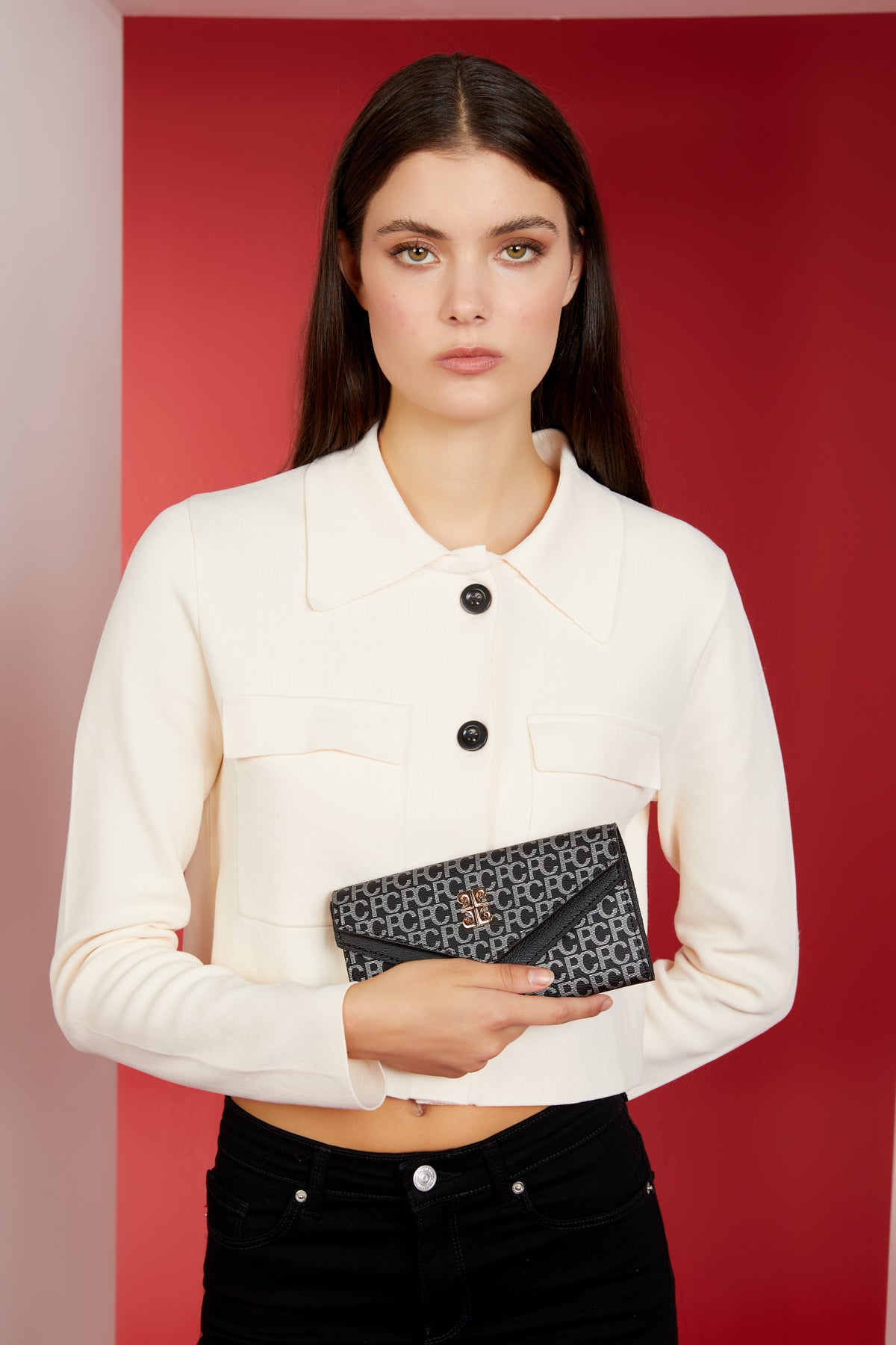 Küçük Alfabe Siyah Kadın Portföy & Clutch Çanta 06PO23K1419