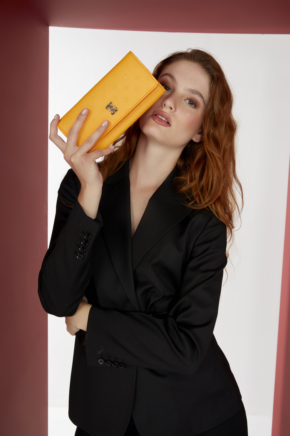 Mango Sarı Embosed PC Monogram Çıtçıtlı Yatay Kadın Cüzdan
