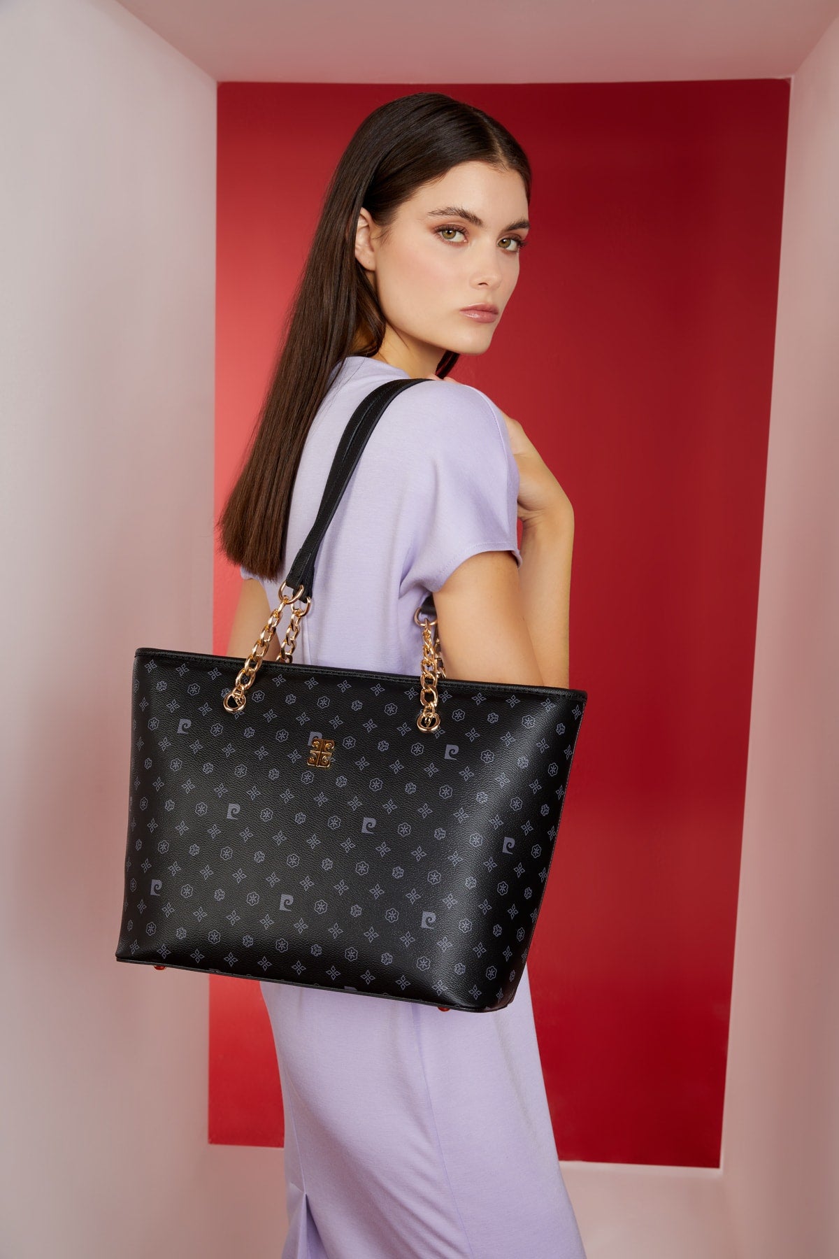 Siyah Monogram Kadın Omuz Çantası 05PO22Y1546